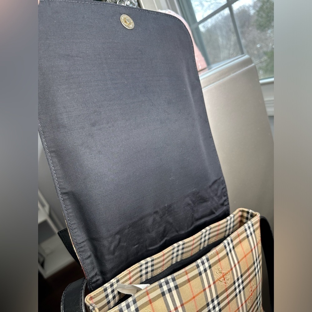 Burberrys Messenger Bag and Coin Purse Bundle - Picture 5 of 16
